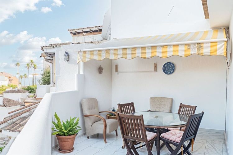 Penthouse | Resale in Elviria in Elviria, Costa del Sol - Photo 2