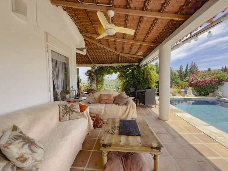 House | Resale in Coín in Coín, Costa del Sol - Photo 5