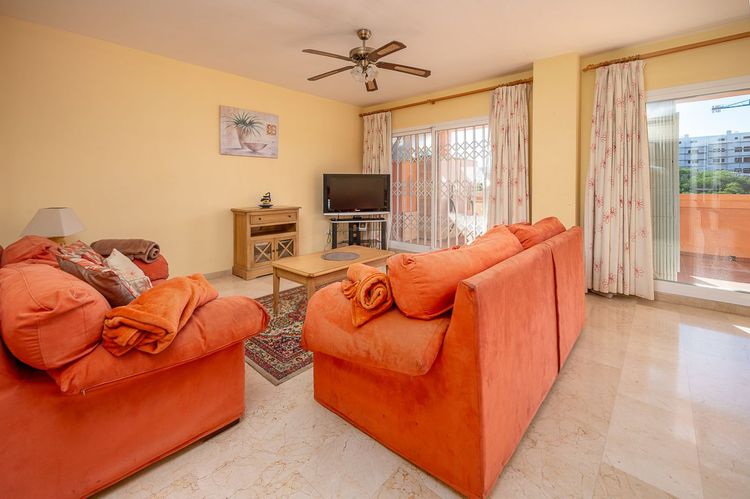 Apartment | Resale in El Faro in El Faro, Costa del Sol - Photo 4