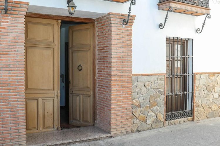 House | Resale in Guaro in Guaro, Costa del Sol - Photo 5