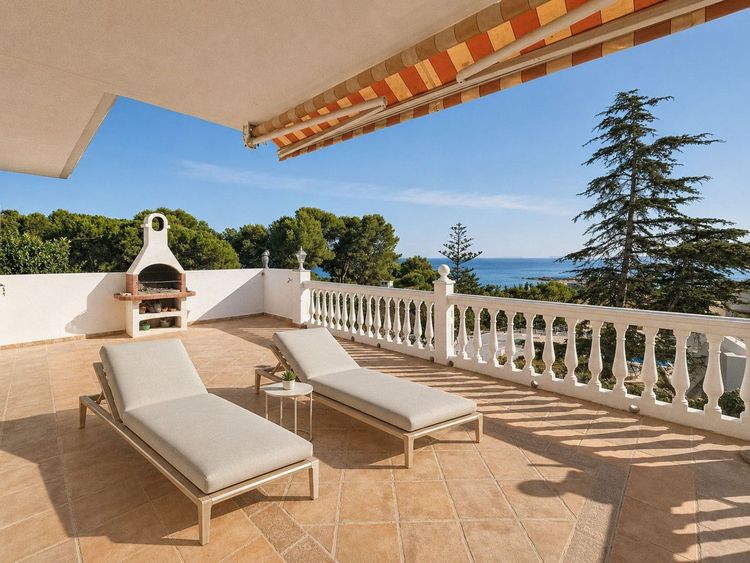 House | Resale in Estepona in Estepona, Costa del Sol - Photo 5