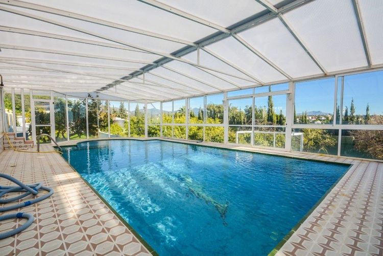 House | Resale in Estepona in Estepona, Costa del Sol - Photo 5