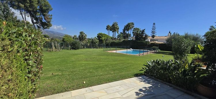 Townhouse in Nueva Andalucía in Nueva Andalucía Others, Nueva Andalucía, Costa del Sol - Photo 4