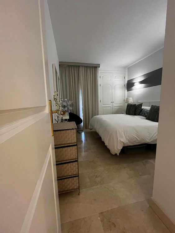 Apartment | Resale in Elviria in Elviria, Costa del Sol - Photo 4