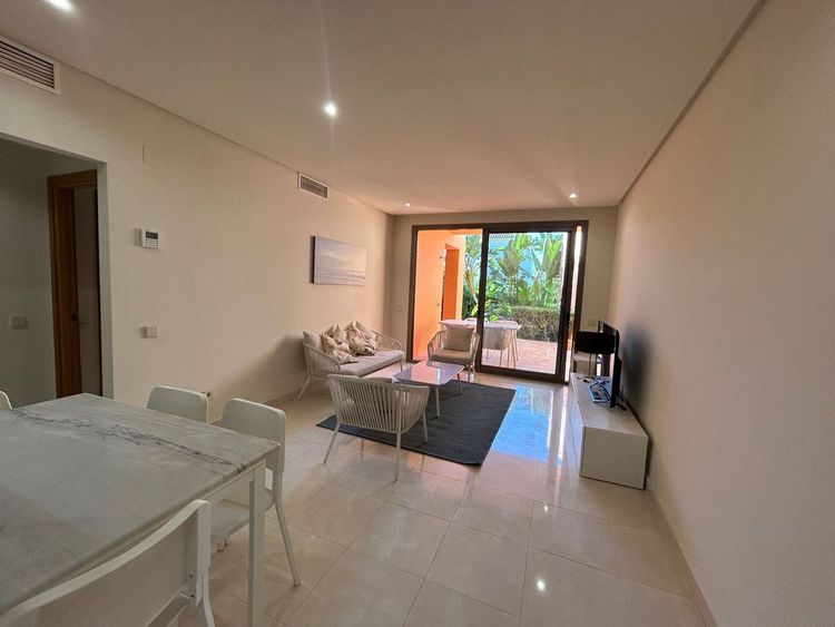 Apartment in New Golden Mile in New Golden Mile, Estepona East Others, Costa del Sol - Photo 4