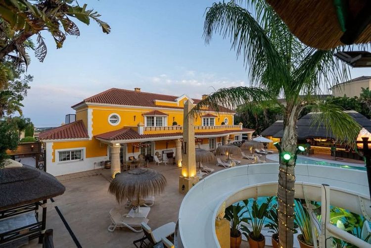 House | Resale in Sotogrande Alto in Sotogrande Alto, Costa del Sol - Photo 2