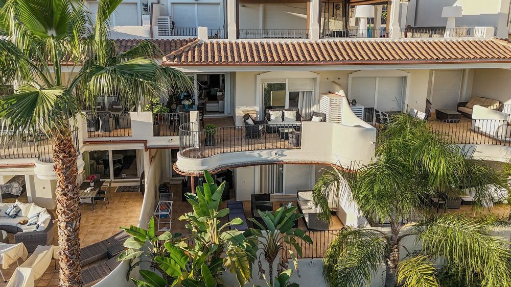 Apartment | Resale in Nueva Andalucía in Nueva Andalucía Others, Costa del Sol - Main property photo