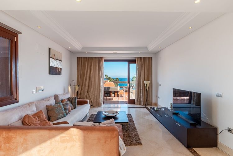 Penthouse | Resale in Estepona in Estepona, Costa del Sol - Photo 4