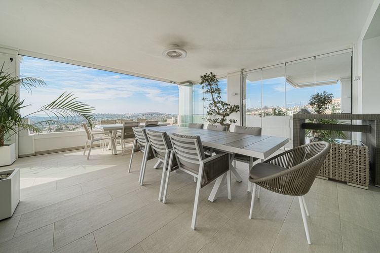 Apartment | Resale in Aloha - Development photo 1