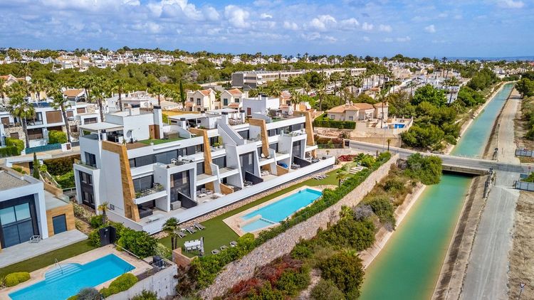 Apartment | Resale in Villamartin in Villamartin, Costa Blanca - Photo 3