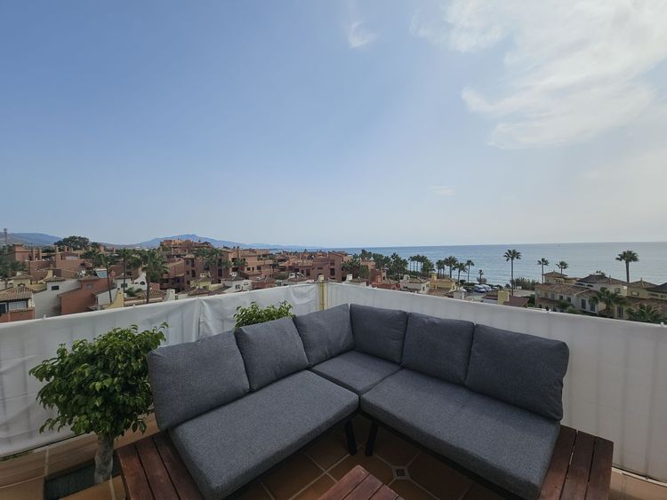 Apartment | Resale in New Golden Mile in New Golden Mile, Costa del Sol - Photo 2