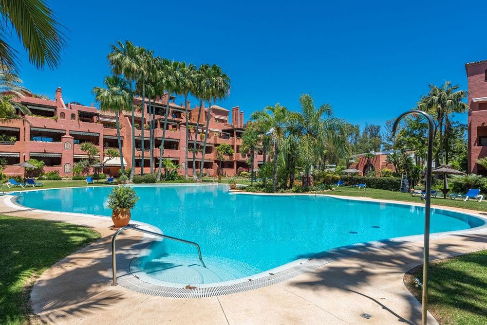 Apartment | Resale in Guadalmina Baja in Guadalmina Baja, Costa del Sol - Main property photo