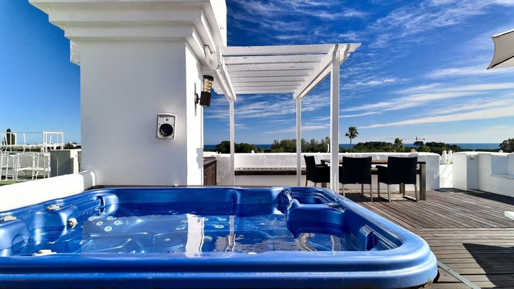 Penthouse | Resale in El Paraiso - Development photo 1