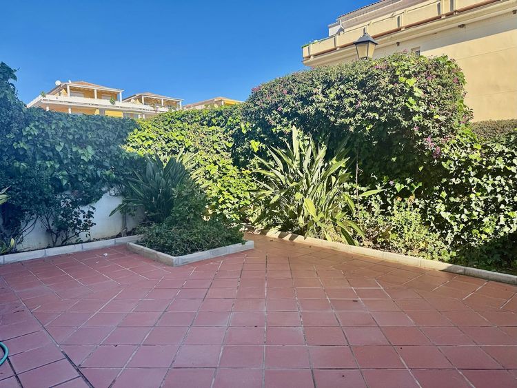 House | Resale in Cabopino in Cabopino, Costa del Sol - Photo 5