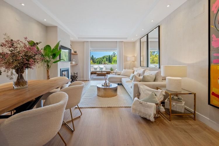 Apartment | Resale in The Golden Mile in The Golden Mile, Costa del Sol - Photo 2
