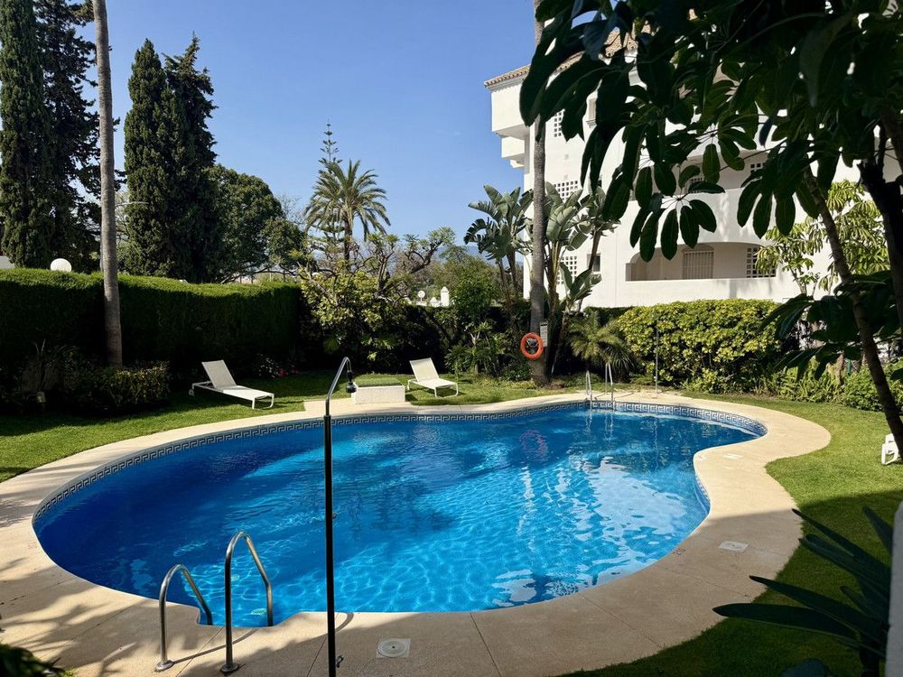 Penthouse | Resale in Guadalmina Baja in Guadalmina Baja, Costa del Sol - Main property photo