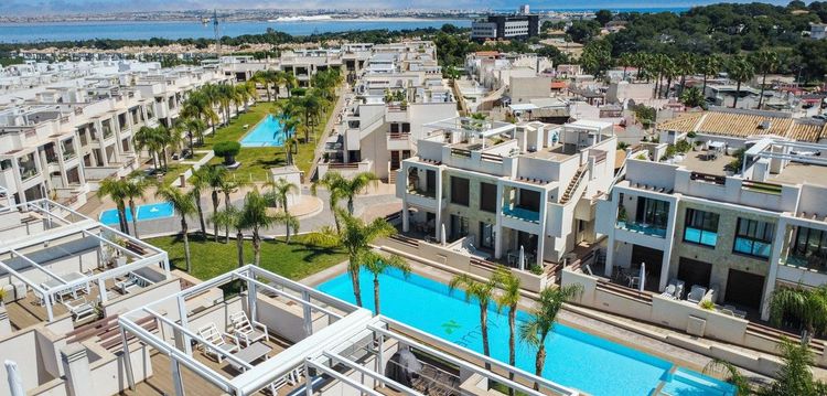 Apartment | Resale in Torrevieja in Torrevieja, Costa Blanca - Photo 5