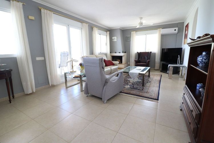 House | Resale in Algorfa in Algorfa, Costa Blanca - Photo 5