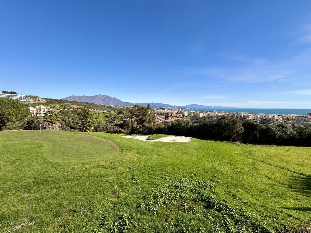 Apartment | Resale in La Duquesa in La Duquesa, Costa del Sol - Main property photo