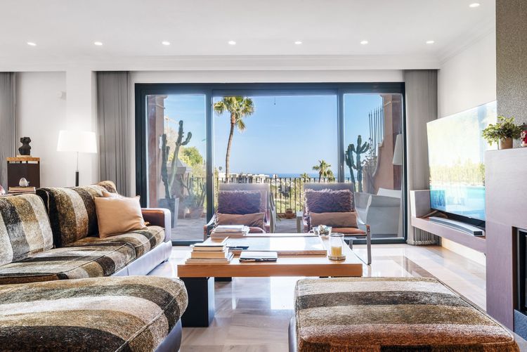 Penthouse | Resale in Monte Halcones - Development photo 1