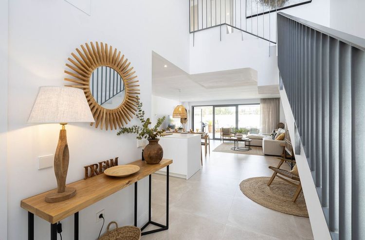 House | Resale in El Chaparral in El Chaparral, Costa del Sol - Photo 2