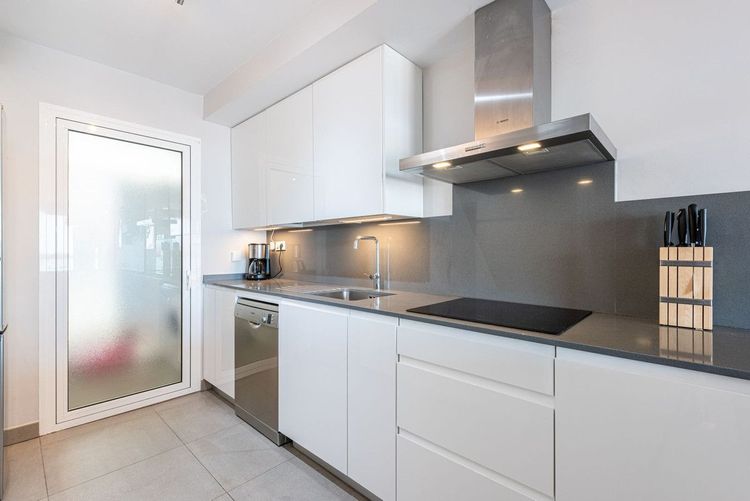 Apartment | Resale in Fuengirola in Fuengirola Others, Costa del Sol - Photo 4
