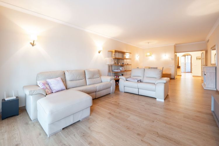 Apartment | Resale in Puerto Banús in Puerto Banús, Costa del Sol - Photo 2