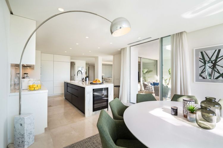 Apartment | Resale in The Golden Mile in The Golden Mile, Costa del Sol - Photo 4