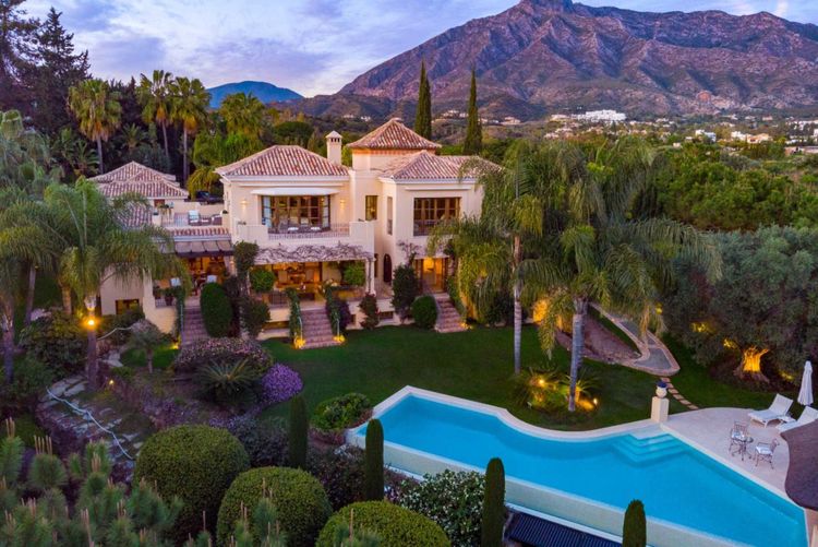 House | Resale in The Golden Mile - Development photo 1