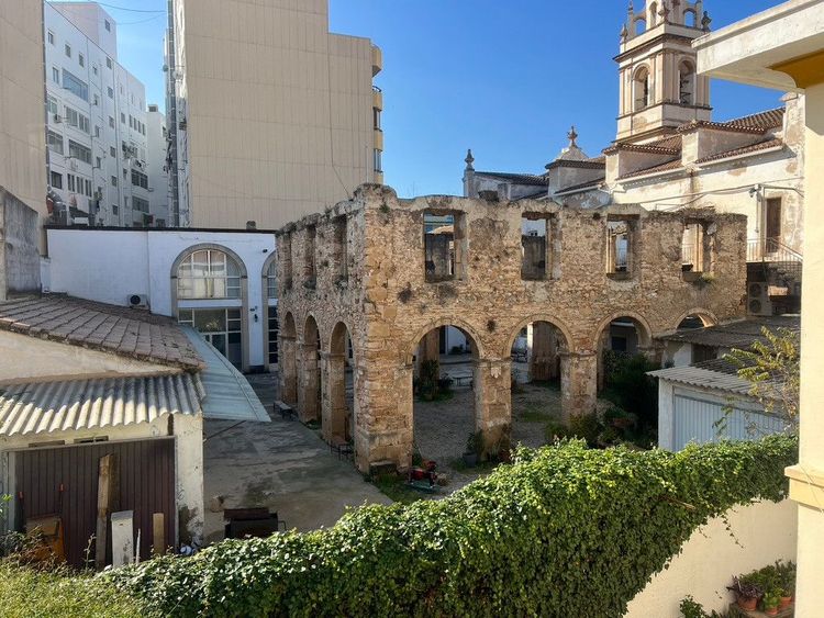 House | Resale in Denia in Denia, Costa Blanca - Photo 4