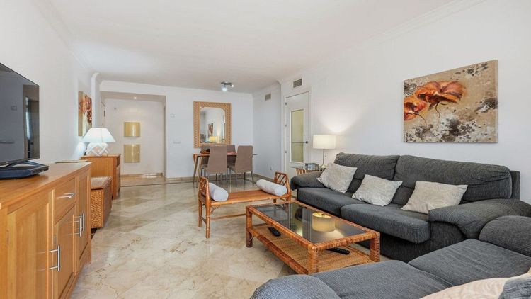Apartment in La Duquesa in La Duquesa, Manilva, Costa del Sol - Photo 2