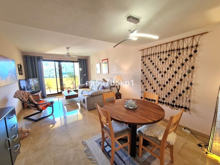 Apartment | Resale in La Duquesa in La Duquesa, Costa del Sol - Photo 3