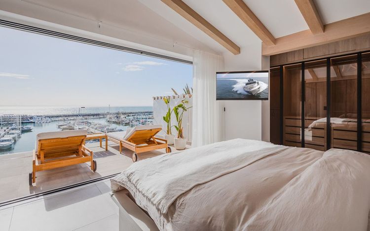 Penthouse | Resale in Puerto Banús in Puerto Banús, Nueva Andalucía, Costa del Sol - Photo 2