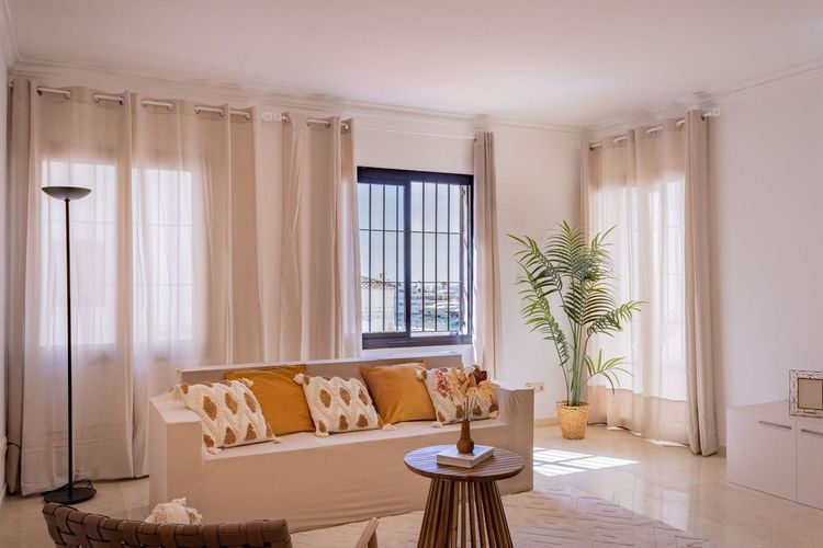 Apartment | Resale in Puerto Banús in Puerto Banús, Costa del Sol - Photo 4
