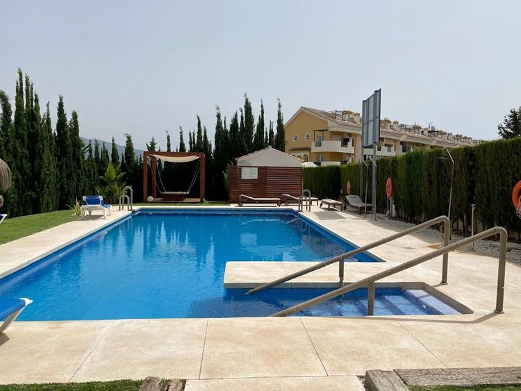 Apartment | Resale in Nueva Andalucía in Nueva Andalucía Others, Costa del Sol - Photo 4
