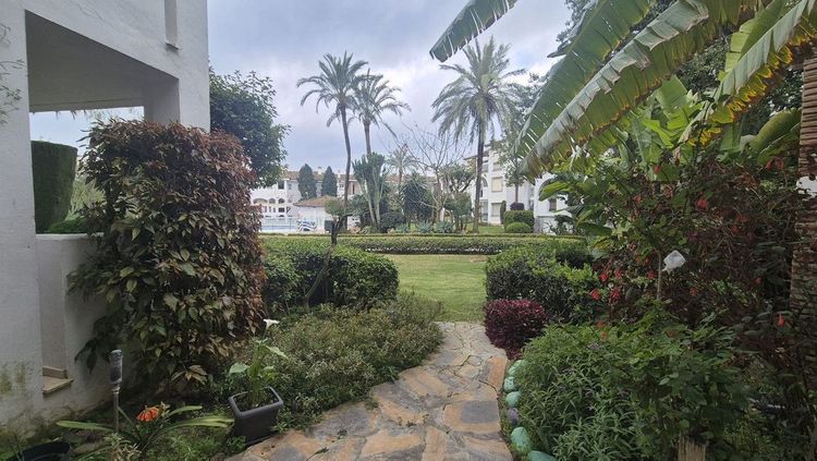 Apartment | Resale in Estepona in Estepona, Costa del Sol - Photo 5