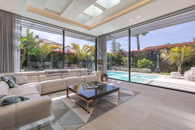 House | Resale in The Golden Mile in The Golden Mile, Costa del Sol - Photo 4