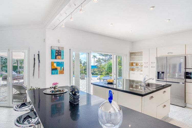 House | Resale in Hacienda Las Chapas in Hacienda Las Chapas, Costa del Sol - Photo 4