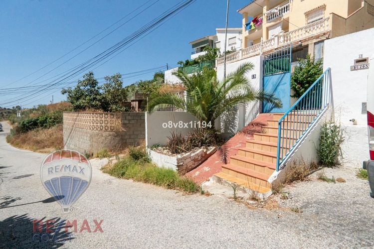 House | Resale in Rincón de la Victoria in Rincón de la Victoria, Costa del Sol - Photo 3