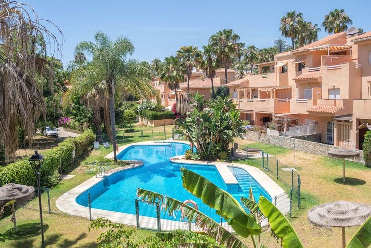 Apartment | Resale in Carib Playa in Carib Playa, Costa del Sol - Photo 4