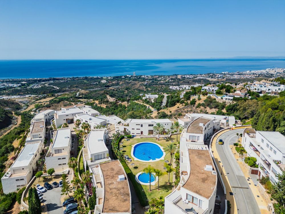 Apartment | Resale in Los Monteros in Los Monteros, Costa del Sol - Main property photo
