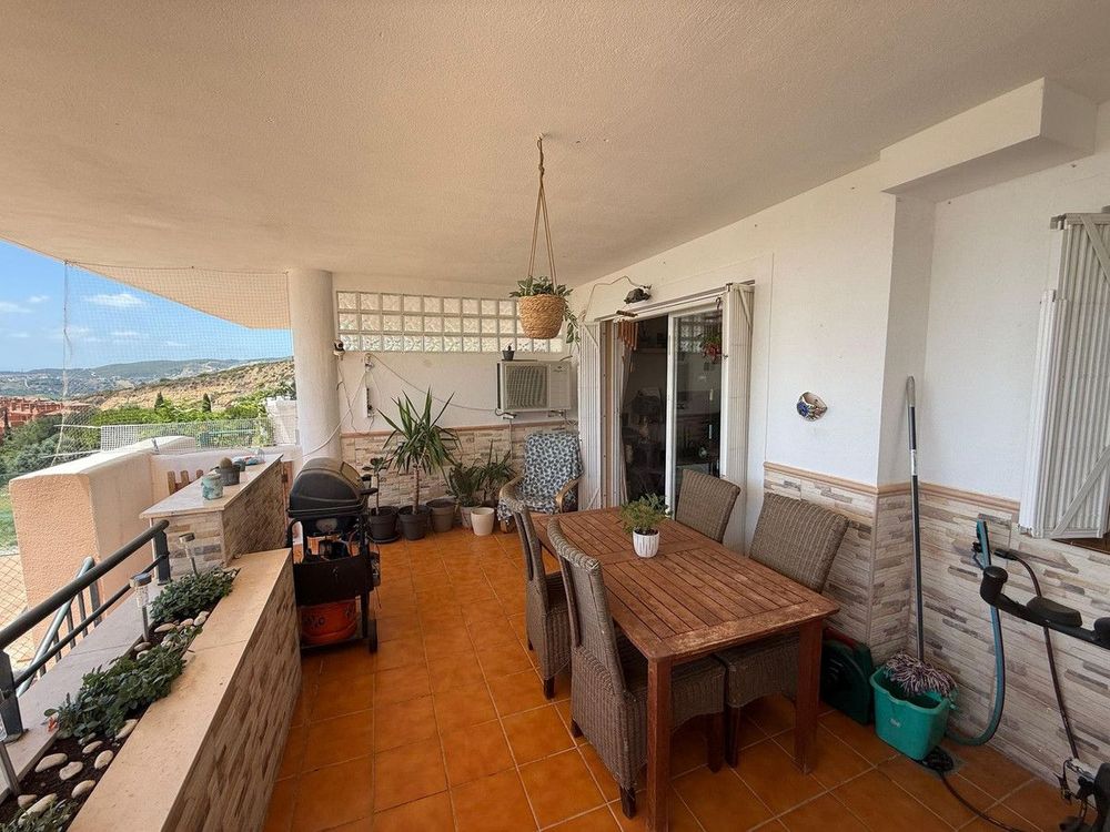 Apartment | Resale in Doña Julia in Doña Julia, Costa del Sol - Main property photo