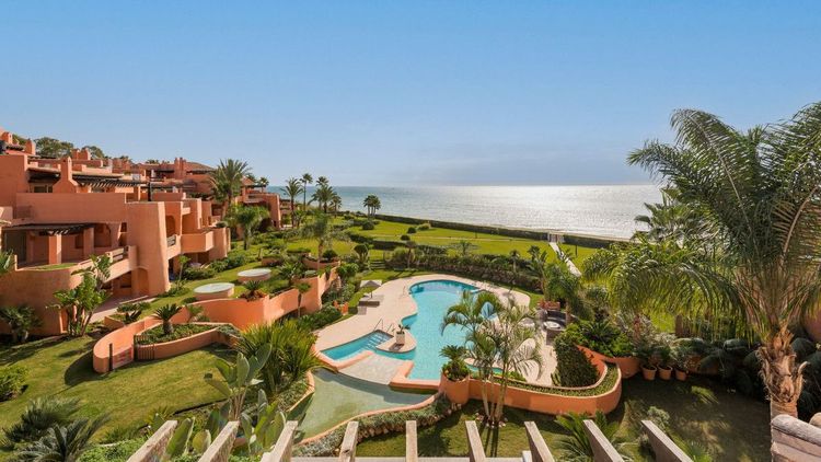 Apartment | Resale in Los Monteros in Los Monteros, Costa del Sol - Photo 3