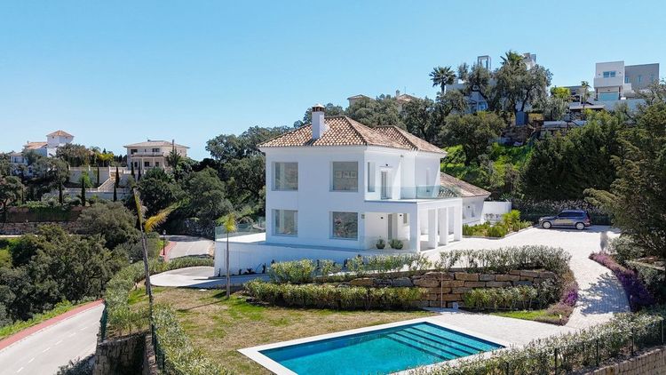 House | Resale in La Mairena in La Mairena, Costa del Sol - Photo 3