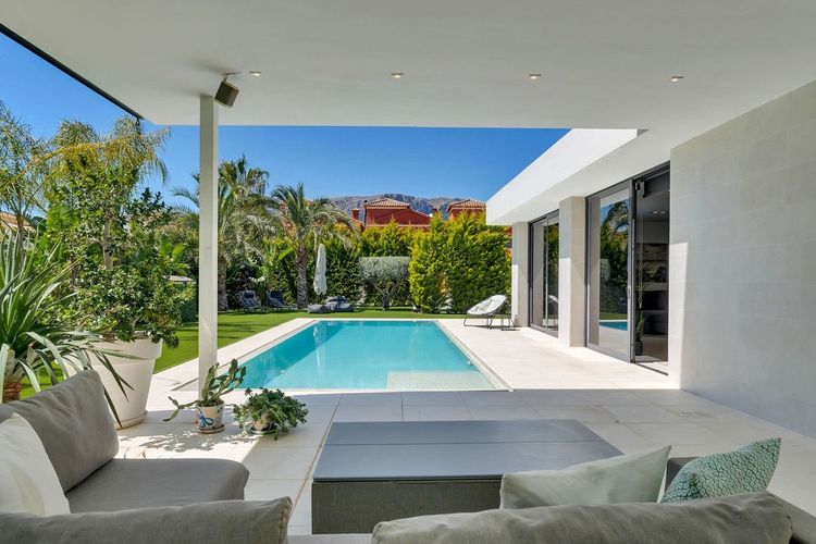 House | Resale in Calpe in Calpe, Costa Blanca - Photo 4