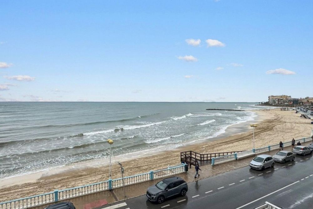 Apartment | Resale in Playa de los Locos in Playa de los Locos, Costa Blanca - Main property photo