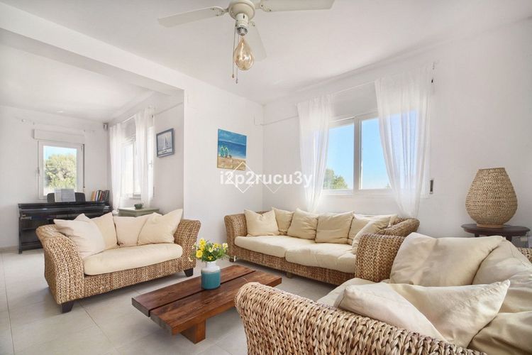 House | Resale in Javea in Javea, Costa Blanca - Photo 3