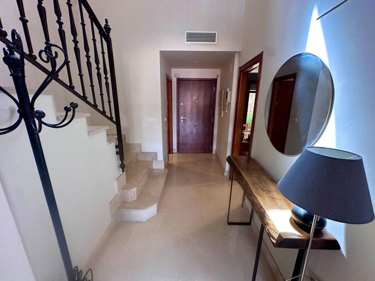 House | Resale in Estepona in Estepona, Costa del Sol - Photo 3