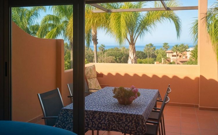 Apartment | Resale in Estepona in Estepona, Costa del Sol - Photo 5