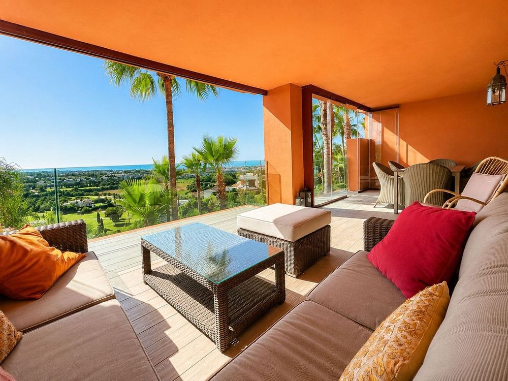 Apartment | Resale in Los Flamingos in Los Flamingos, Costa del Sol - Main property photo